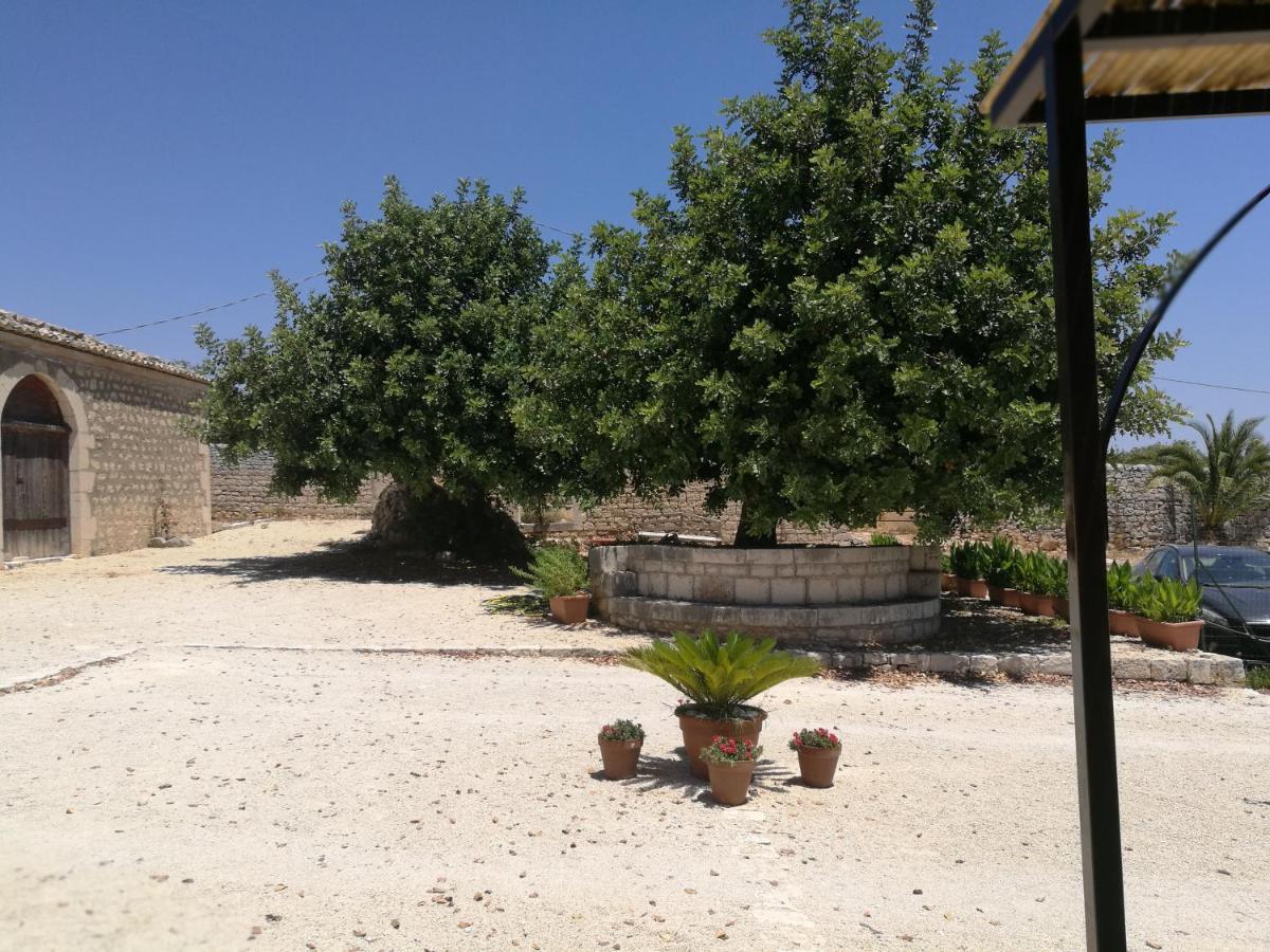 Il Baglio Di Kharrub Rural Guest House Pozzallo Luaran gambar